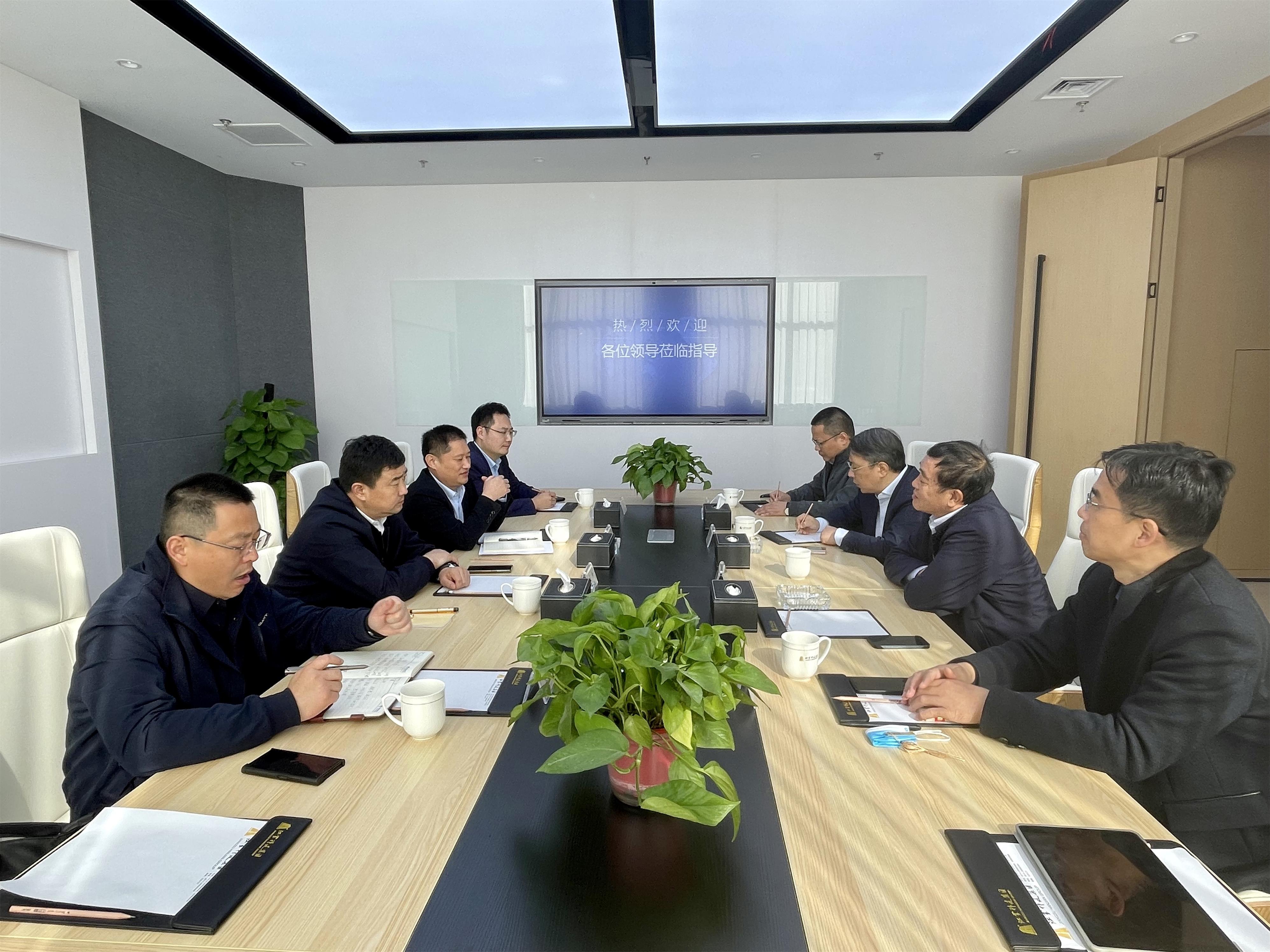 圖1-1-1、宿遷經開區王峰主任一行調研集團公司.jpg